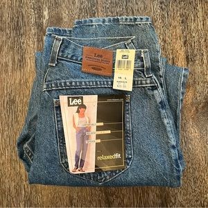 Lee Women’s Relaxed Fit medium Wash Denim Jeans size 16 L New With Tags